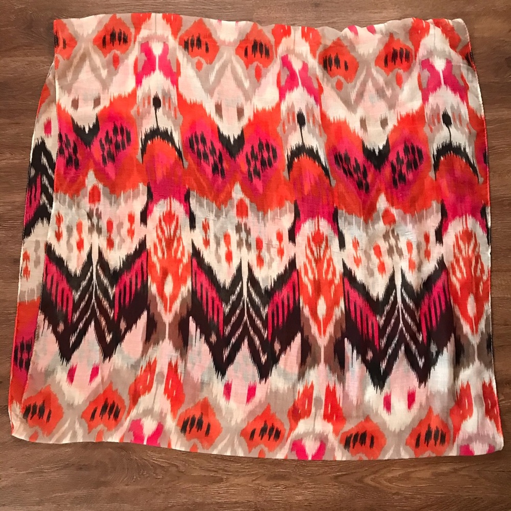 4/$20🌸Ikat Infinity Scarf - Picture 3 of 4